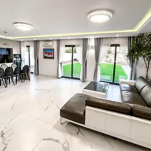 Villa Paris Dream, Villejuif