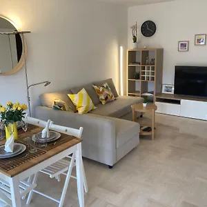 Juan-les-pins Cozy One Bedroom Near The Beaches And The Restaurants Appartement Antibes